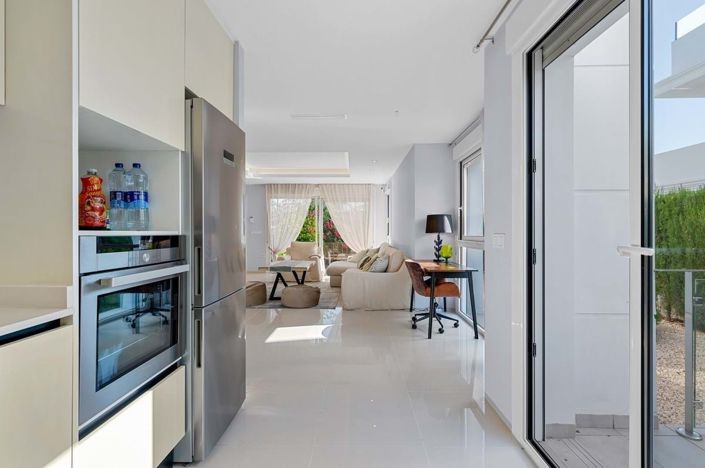 Image No.10-3 Bed Townhouse for sale