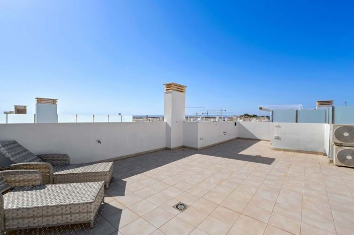 Image No.31-3 Bed Townhouse for sale