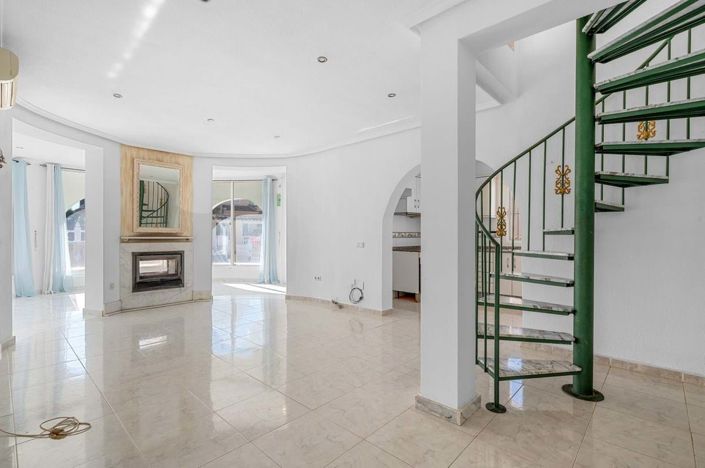 Image No.14-4 Bed Villa for sale