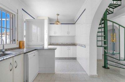 1447-656556-78d1f4f8b6655591b02d22fabb36a692d