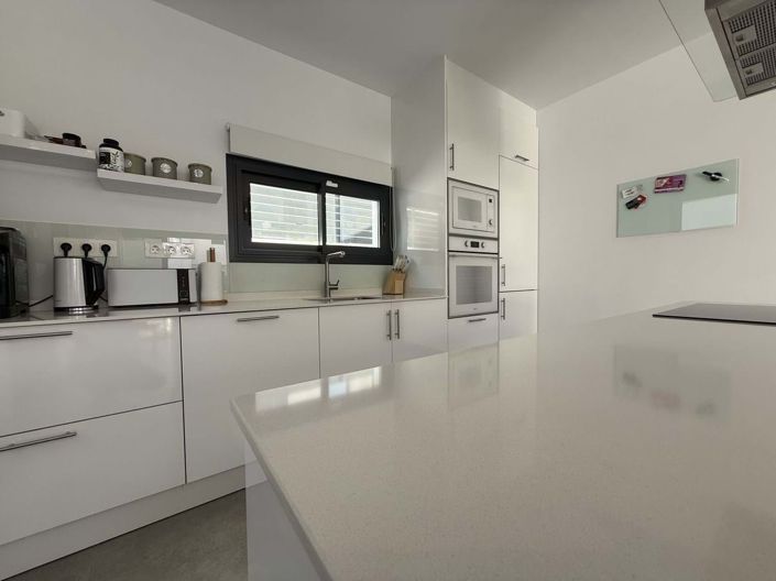 Image No.19-3 Bed Villa for sale