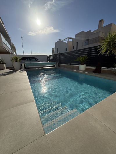 Image No.2-3 Bed Villa for sale