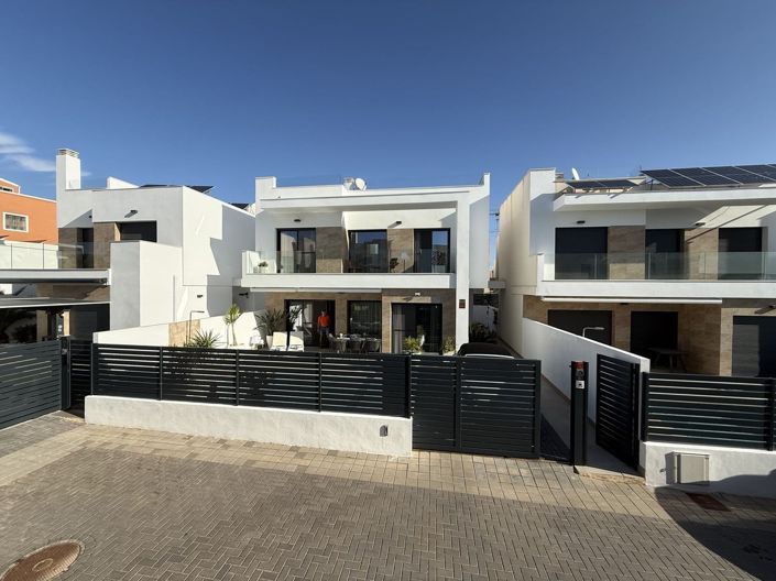 Image No.4-3 Bed Villa for sale