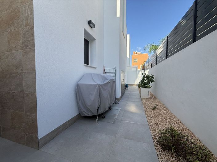 Image No.7-3 Bed Villa for sale