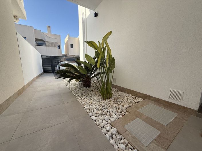 Image No.9-3 Bed Villa for sale