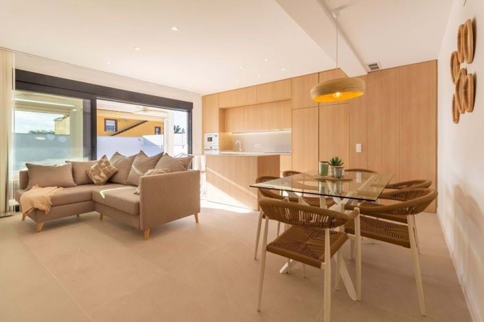 Image No.9-3 Bed Townhouse for sale