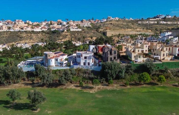 Image No.2-3 Bed Villa for sale