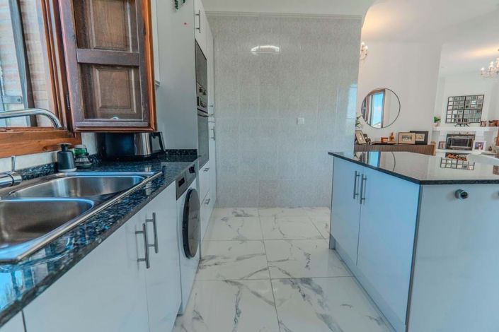 Image No.27-3 Bed Villa for sale