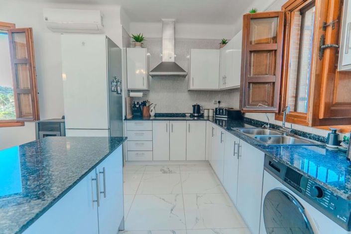 Image No.28-3 Bed Villa for sale