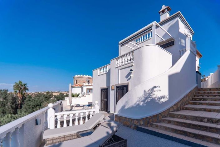 Image No.3-3 Bed Villa for sale