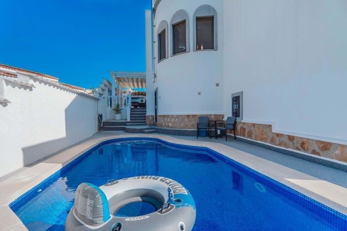 Image No.6-3 Bed Villa for sale