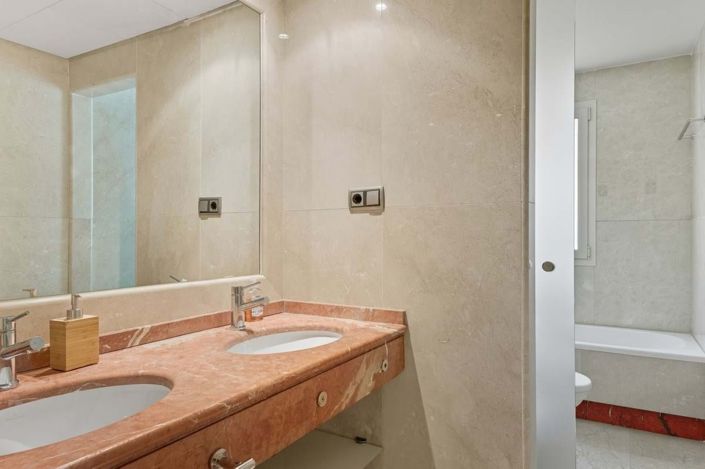 Image No.16-3 Bed Apartment for sale