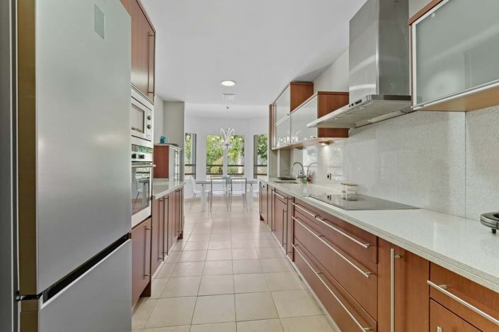 Image No.9-3 Bed Apartment for sale