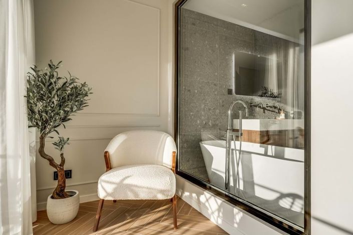 Image No.28-4 Bed Townhouse for sale