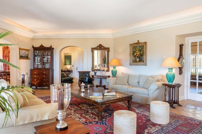 Image No.10-6 Bed Villa for sale