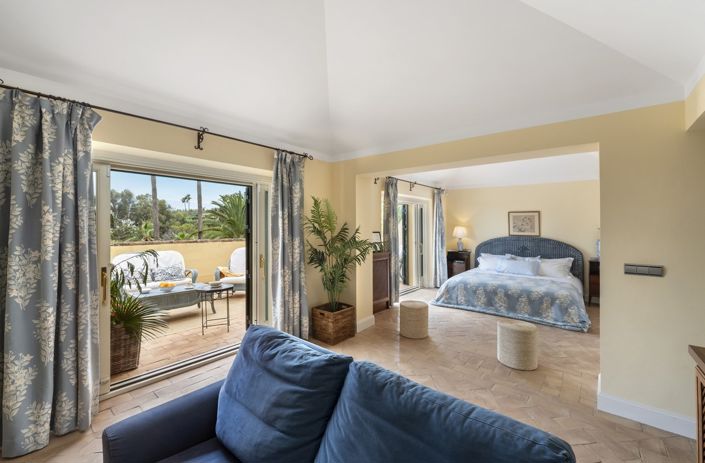 Image No.25-6 Bed Villa for sale