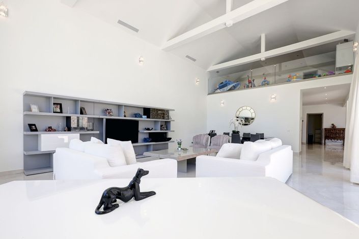 Image No.10-5 Bed Villa for sale