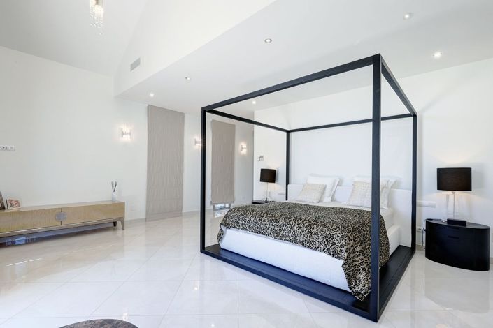 Image No.17-5 Bed Villa for sale