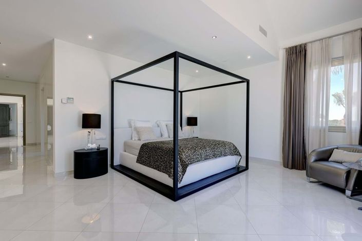 Image No.27-5 Bed Villa for sale