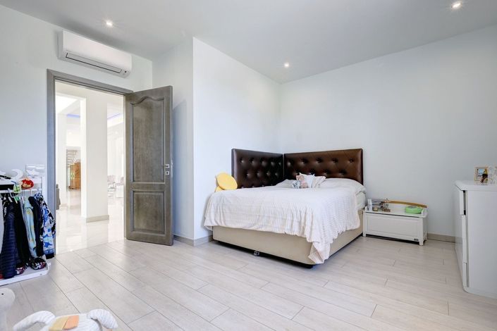 Image No.33-5 Bed Villa for sale