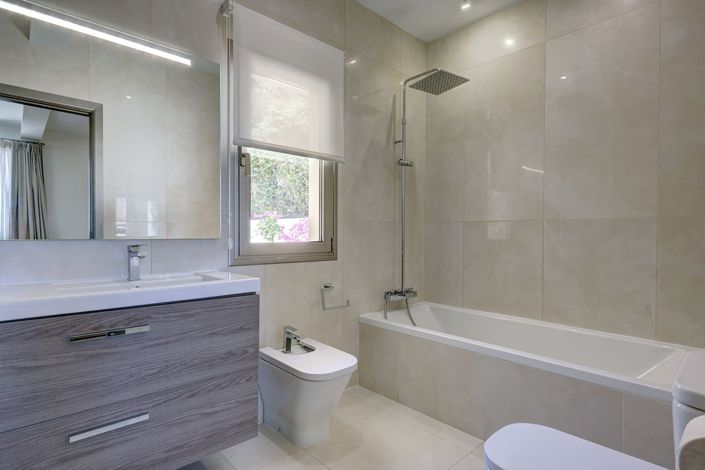 Image No.36-5 Bed Villa for sale