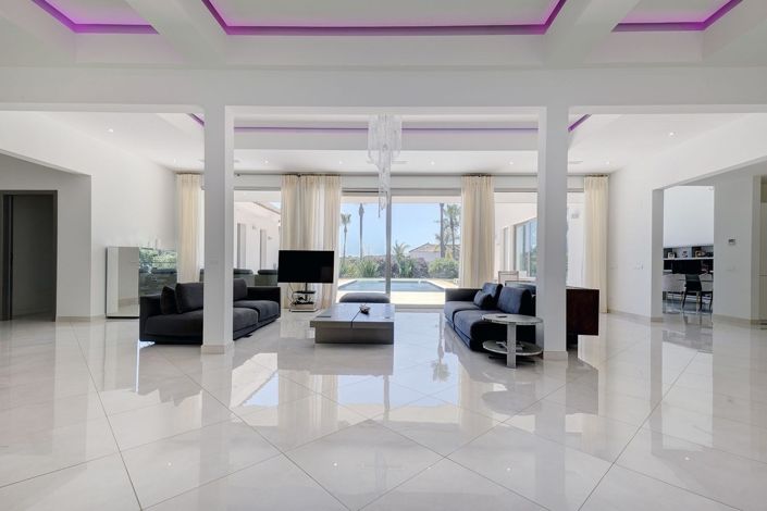 Image No.39-5 Bed Villa for sale