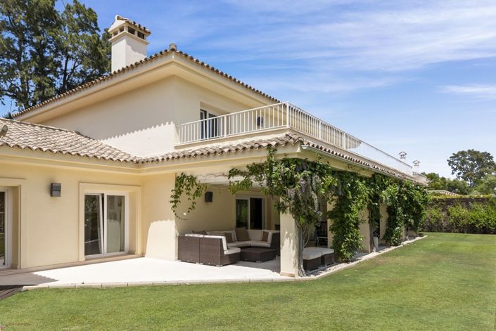 Image No.10-7 Bed Villa for sale