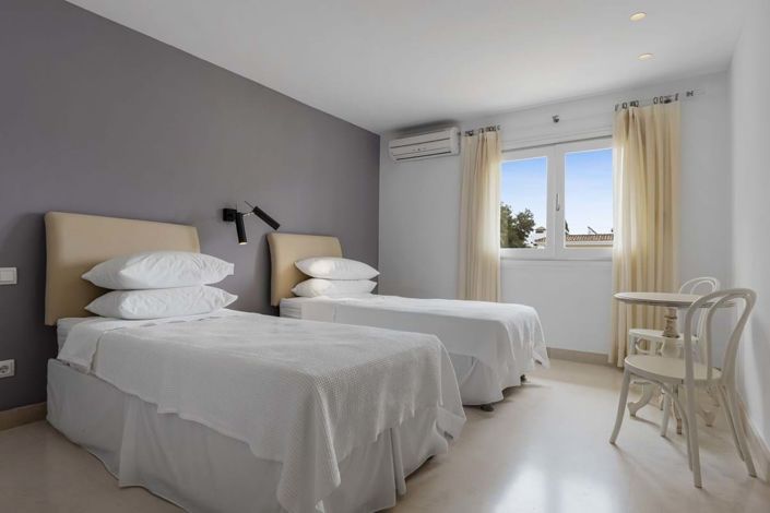 Image No.53-7 Bed Villa for sale