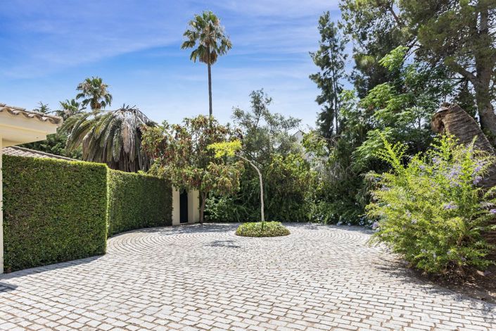 Image No.7-7 Bed Villa for sale