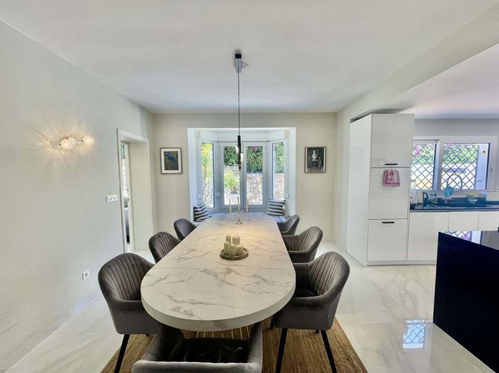 Image No.10-5 Bed Villa for sale