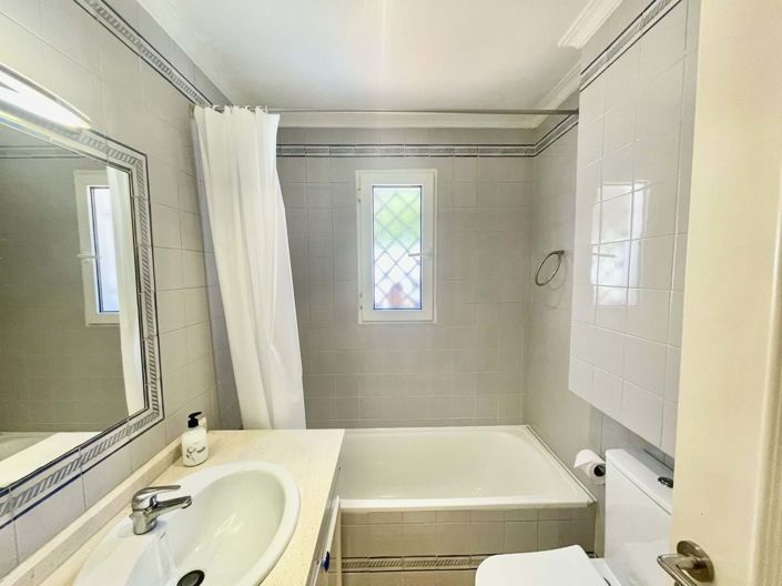 Image No.27-5 Bed Villa for sale