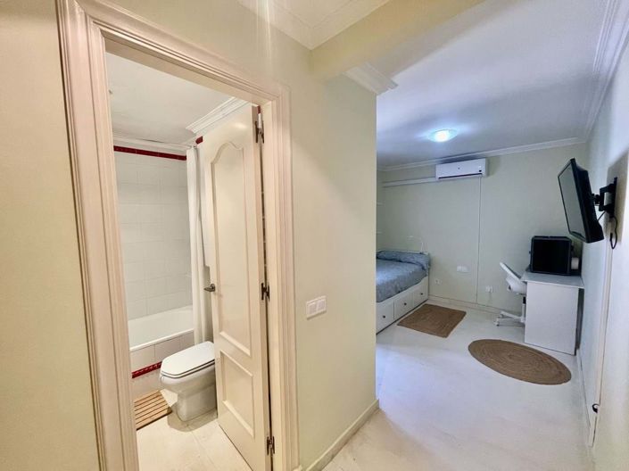 Image No.28-5 Bed Villa for sale