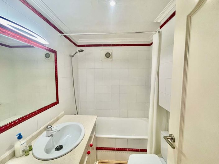 Image No.30-5 Bed Villa for sale