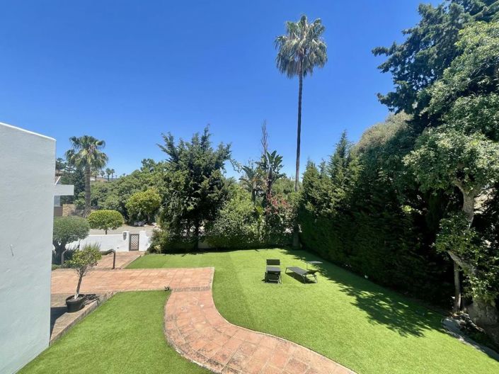 Image No.48-5 Bed Villa for sale