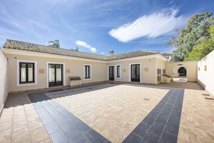 Image No.7-5 Bed Villa for sale