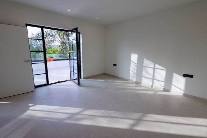 Image No.27-3 Bed Villa for sale