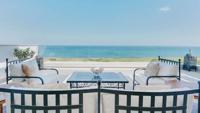 1447-633475-78d1f4f8b6655591b02d22fabb36a692d