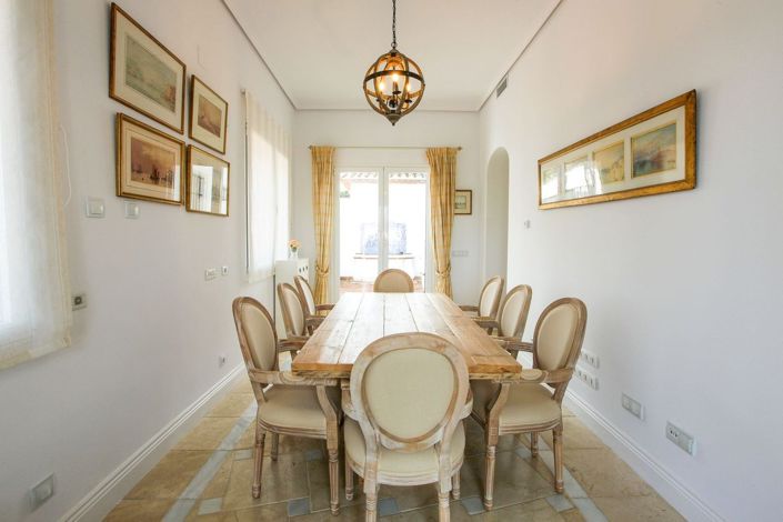 Image No.19-7 Bed Villa for sale