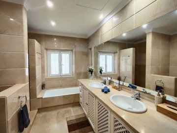 1447-645330-78d1f4f8b6655591b02d22fabb36a692d