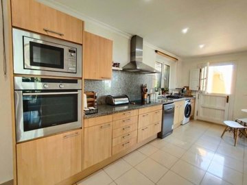 1447-645330-78d1f4f8b6655591b02d22fabb36a692d