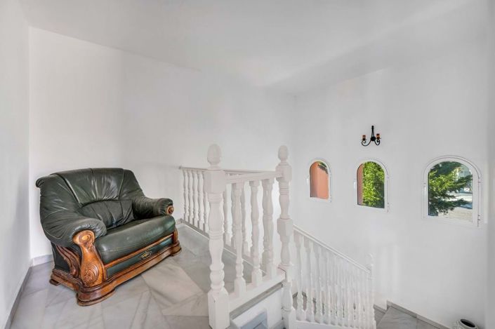 Image No.30-5 Bed Villa for sale