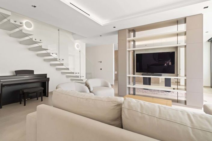 Image No.17-4 Bed Villa for sale