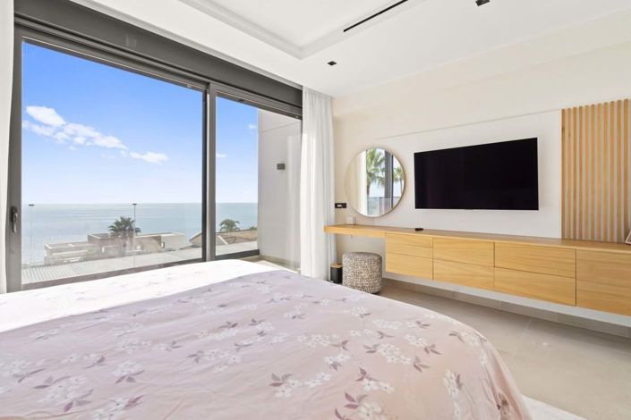 Image No.4-4 Bed Villa for sale