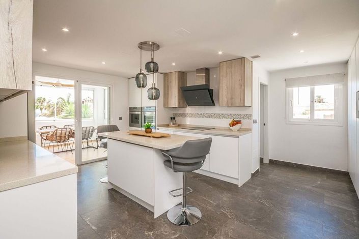 Image No.37-6 Bed Villa for sale