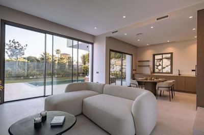 1447-644079-78d1f4f8b6655591b02d22fabb36a692d