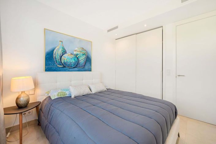 Image No.18-4 Bed Townhouse for sale