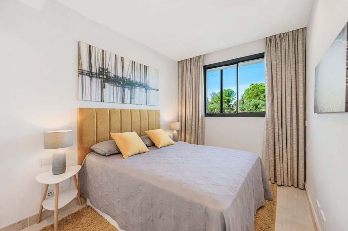 Image No.19-4 Bed Townhouse for sale