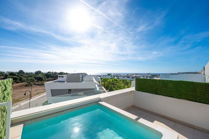 Image No.2-4 Bed Townhouse for sale