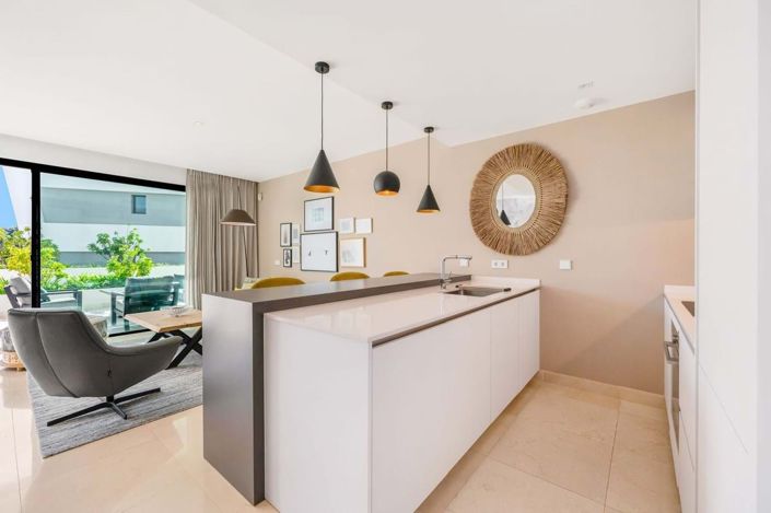 Image No.42-4 Bed Townhouse for sale