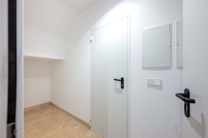 Image No.45-4 Bed Townhouse for sale